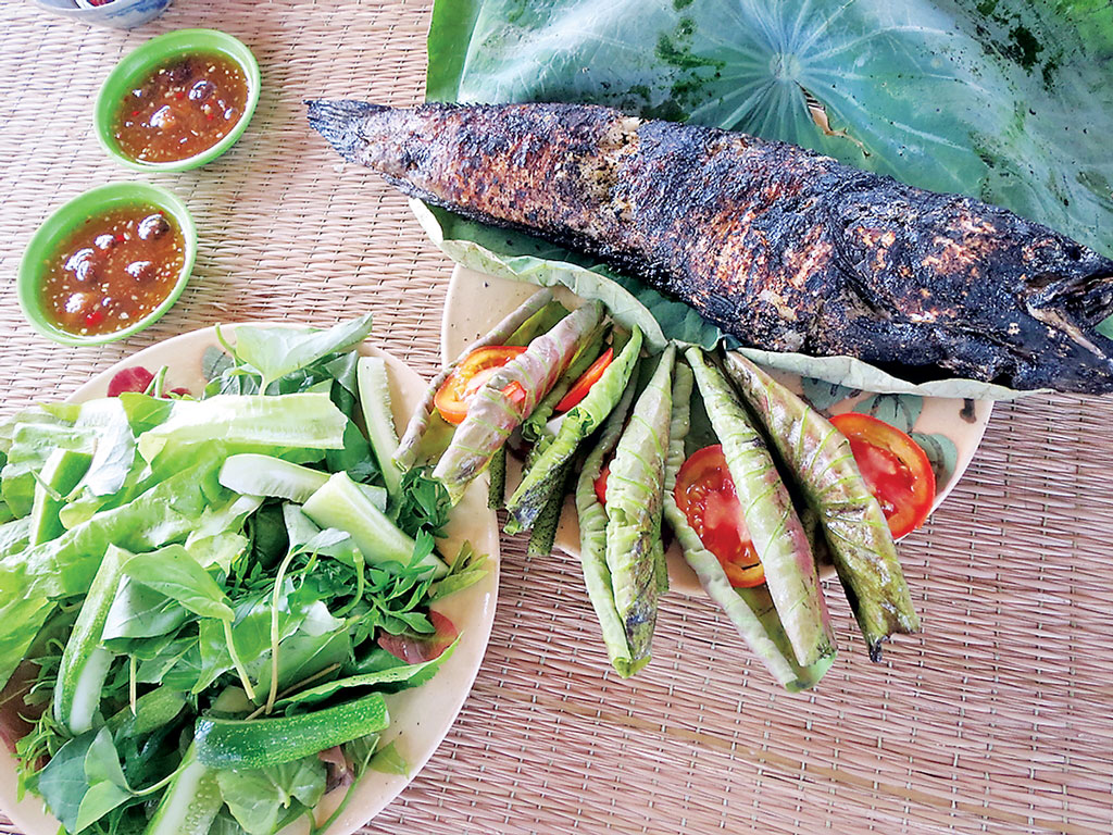 Đặc sản của ẩm thực miền Tây Nam Bộ là món cá lóc nướng trui