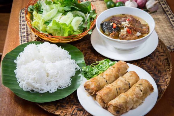 Thưởng thức những món ăn trên con đường ẩm thực Phan Xích Long